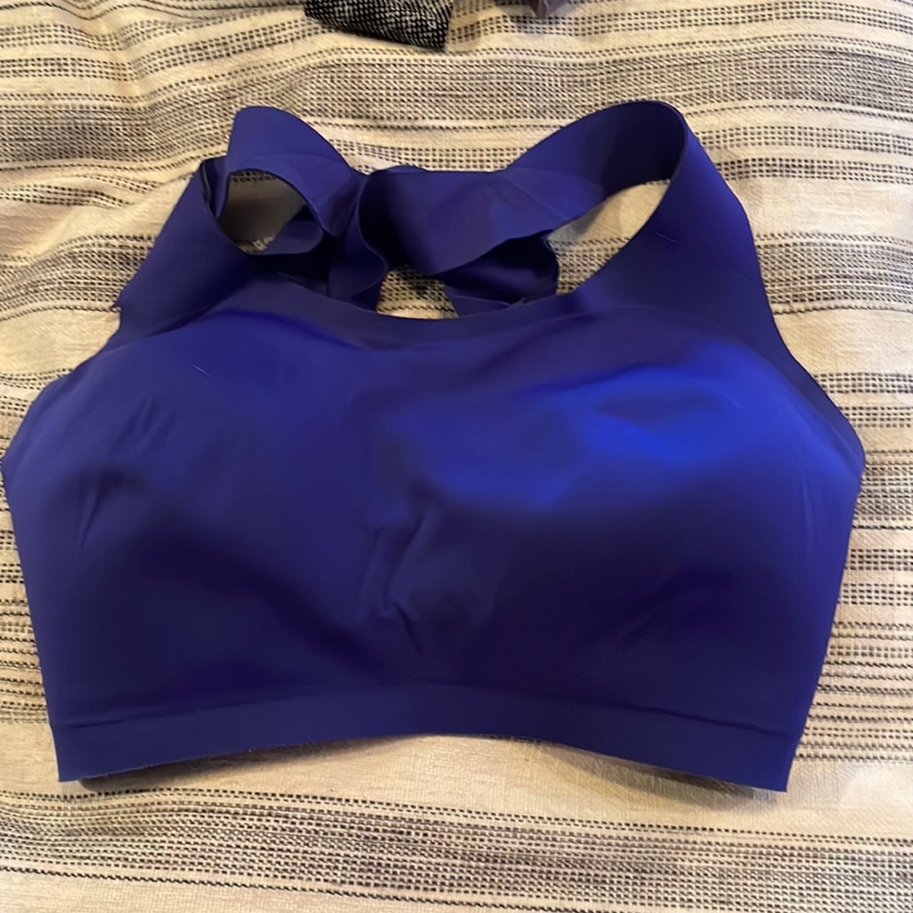 EUC lululemon elite bra -38DD